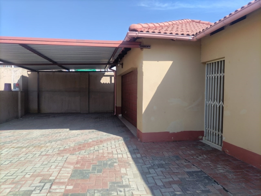 3 Bedroom Property for Sale in Waterval East North West